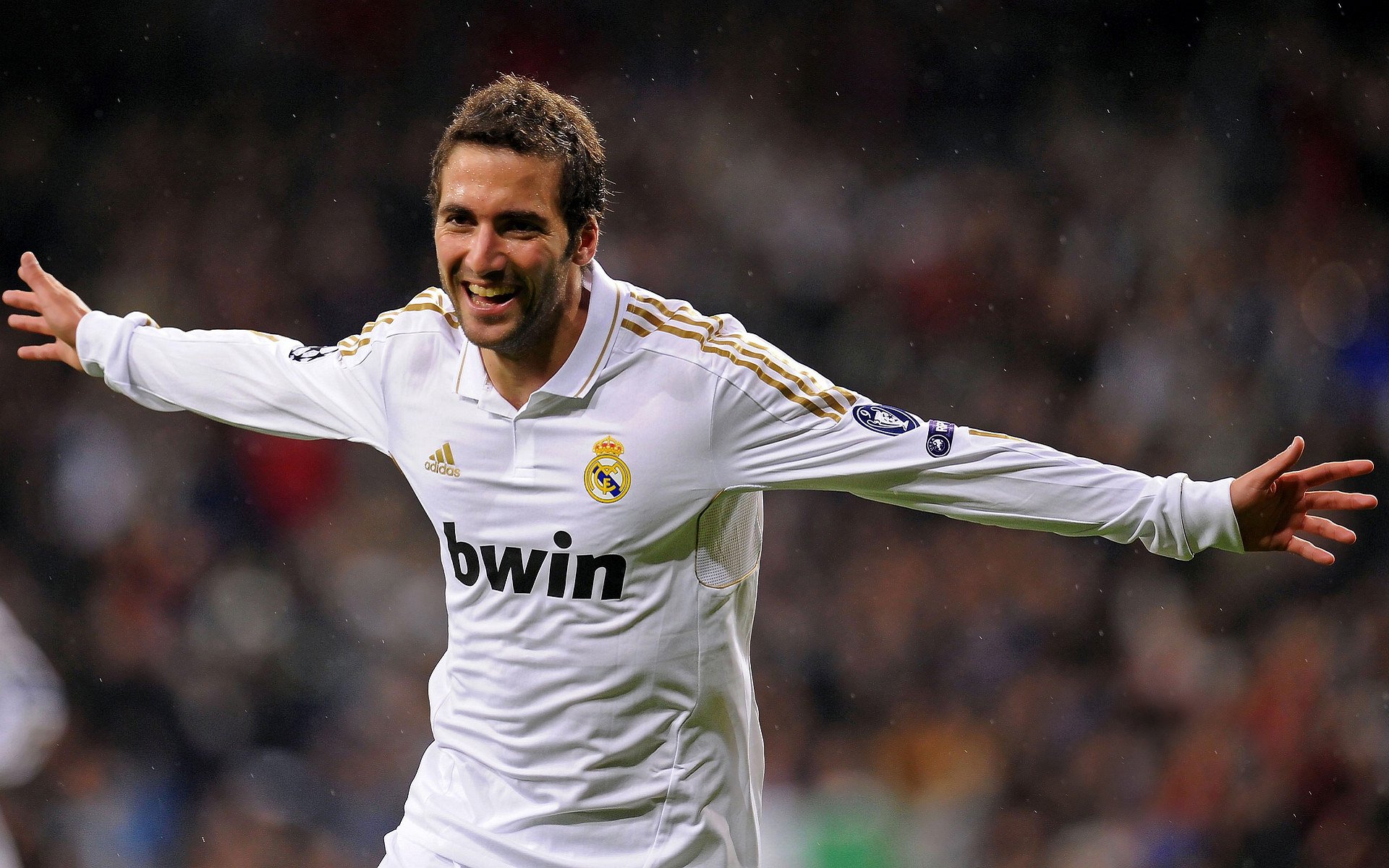 C罗连续第七场比赛送出关键助攻,c罗第七个进球